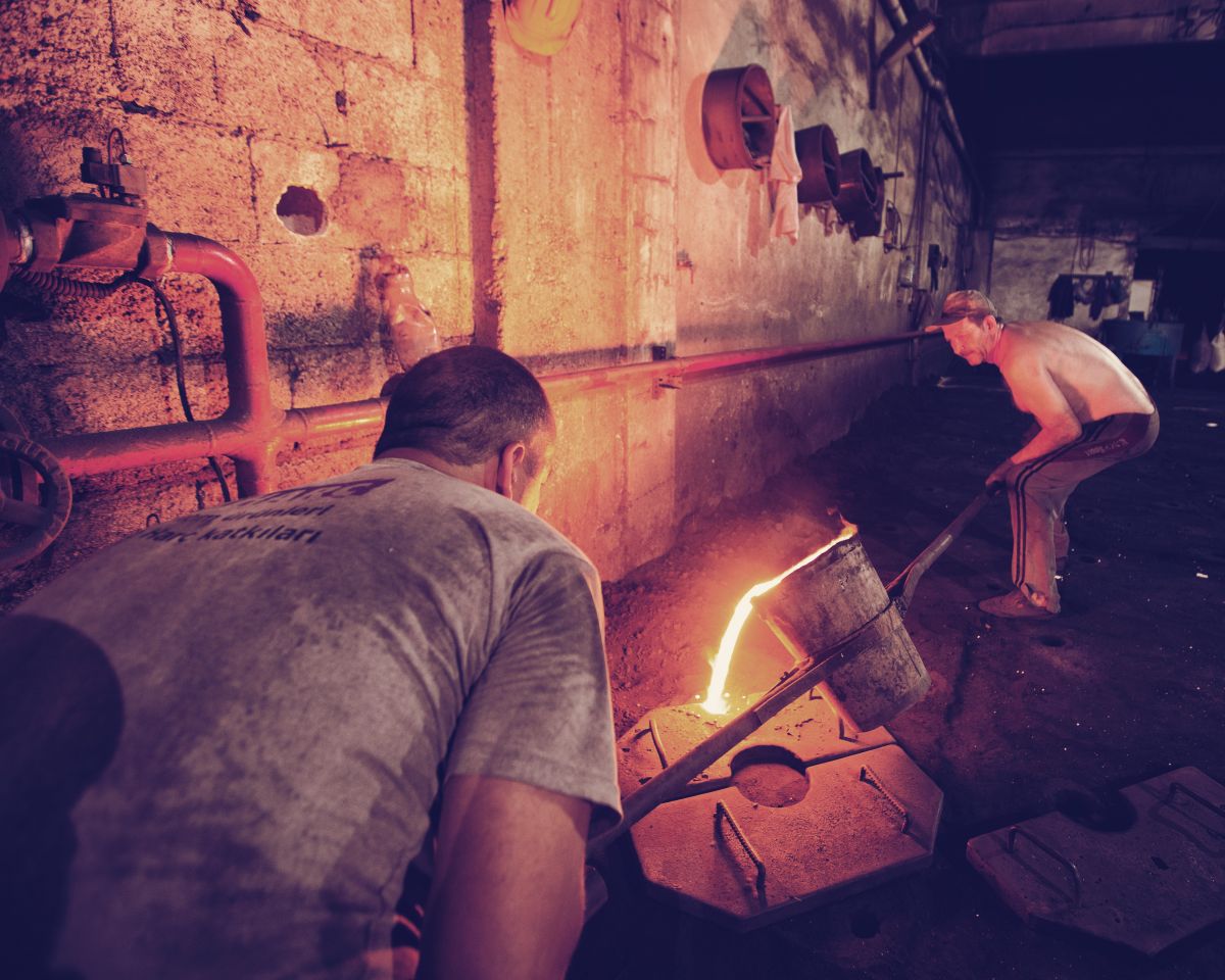 High-pressure die casting of molten aluminium
